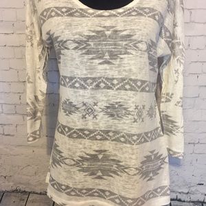 Maurices Burnout Gray/White Aztec 3/4 Sleeve Top